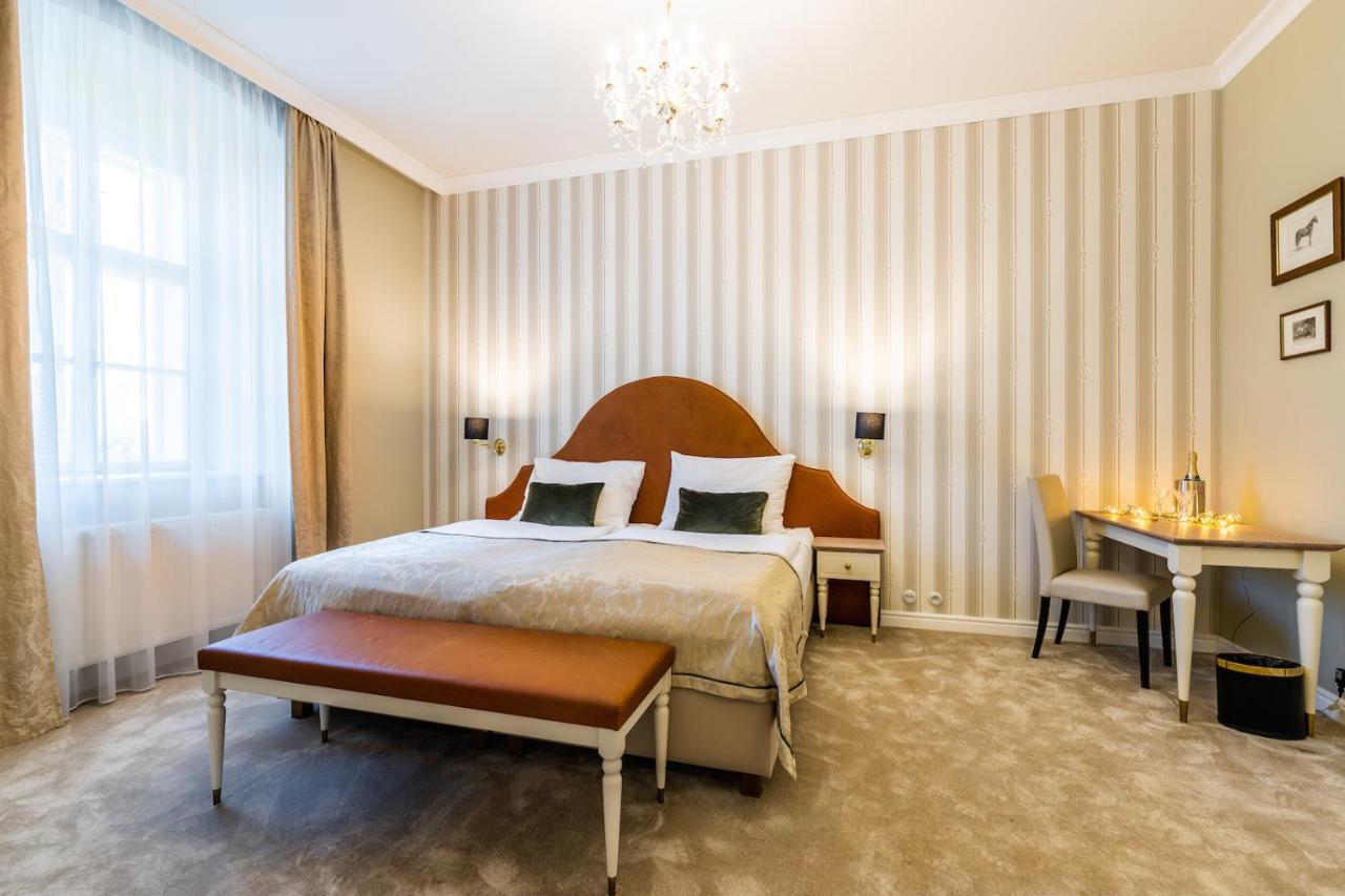 Zamek Dukovany Hotel ภายนอก รูปภาพ