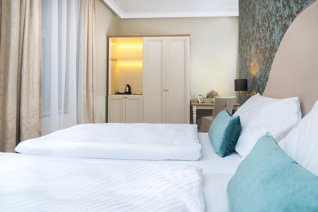 Zamek Dukovany Hotel ภายนอก รูปภาพ